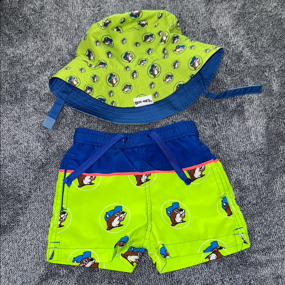 Buc-ee’s reversible Bucket Hat and swim Shorts Set